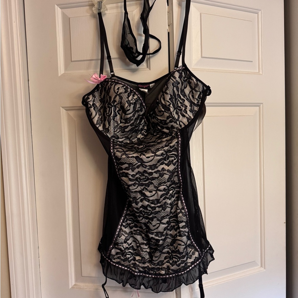 Elegant Black Lace Chemise